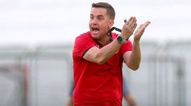 مربی برزیلی ماندنی شد