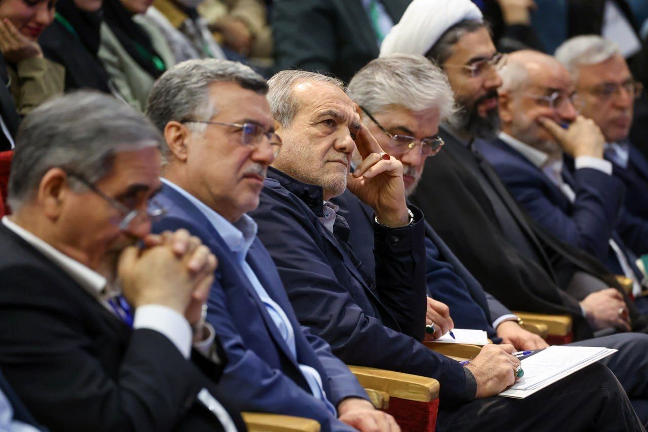 پزشکیان به دانشگاه شهید بهشتی رفت