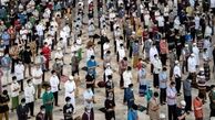ویدئو |  نماز جماعت طرفداران اندونزی در بین دونیمه مسابقه اندونزی و استرالیا