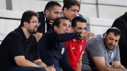 حمله به الفاظ رکیک خداداد عزیزی در برنامه تلویزیونی/ او همان حرف‌هایی را که کنار زمین حواله دیگران می‌کند روی آنتن برای خانواده‌ها زد