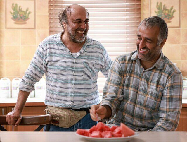 چتربازی به سبک و سیاق رضا عطاران