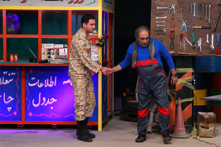 «طنزیم» از یکی از سربازان وطن پذیرایی کرد