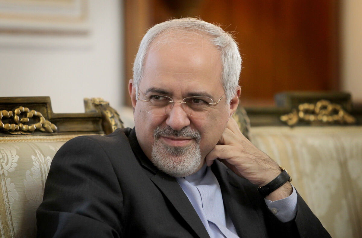 ظریف: با تمام وجود از مردم ایران برای تحمل سختی‌ها پوزش می‌طلبم