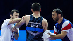 سرمربی کشتی روسیه: فقط یک طلا از ایران عقبیم/ داوری‌ها فاجعه بودند