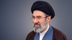 رهبر انقلاب: نظام سلطه وجود یک ایران قوی و مستقل را نمی‌پذیرد/ ابزار اصلی دشمن خبیث کاشت بذر تردید، یأس، ترس، بدگمانی، و اختلاف است