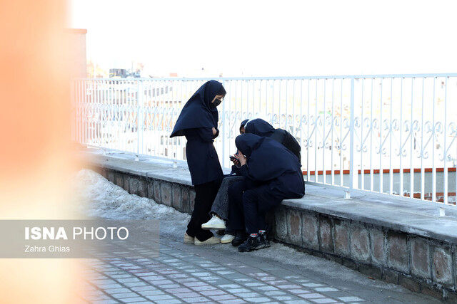 چالشهایی در لباس فرم دانشآموزان: نمیخواهیم شبیه دوران ناصرالدین شاه لباس بپوشیم!