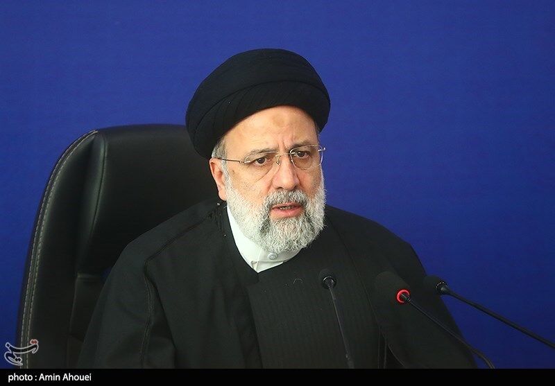رئیس جمهور در پیامی درگذشت کریم مجتهدی را تسلیت گفت