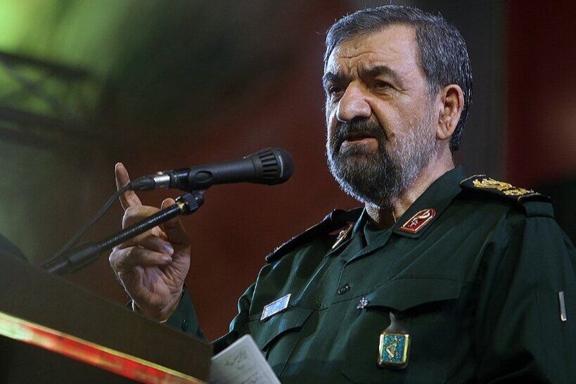محسن رضایی: حماقت ترامپ دنیا را به سمت دستیابی به بمب اتم سوق داده است/ تنگه هرمز تا عمل آمریکا به تعهداتش بسته است
