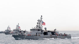 ارتش آمریکا از هدف قرار دادن یک شناور در اقیانوس آرام شرقی خبر داد