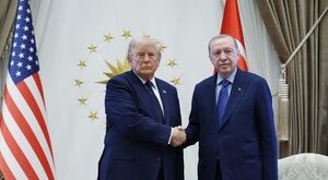 گفت‌وگوی تلفنی اردوغان و ترامپ؛ تأکید ترکیه بر راه‌حل دیپلماتیک برای تنگه هرمز و یمن