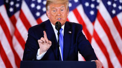 «ترامپ» به «سیلوستر استالونه» مدال داد