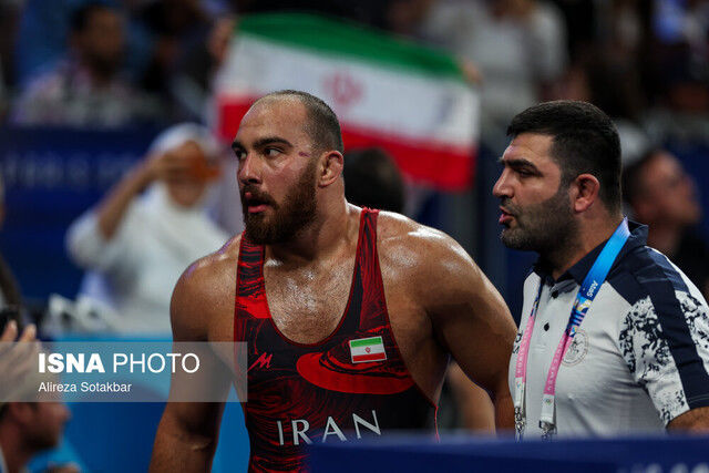 زارع به نیمه نهایی رسید/ 3 کشتی گیر ایران فینالیست میشوند؟