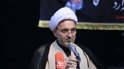 نماینده ولی فقیه در سپاه تهران: سپاه و نیروی انتظامی سرباز یک نظام و فرزندان یک ملت هستند