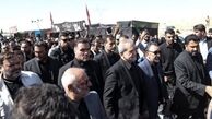 پزشکیان همراه با زائران امام رضا (ع) قدم برداشت