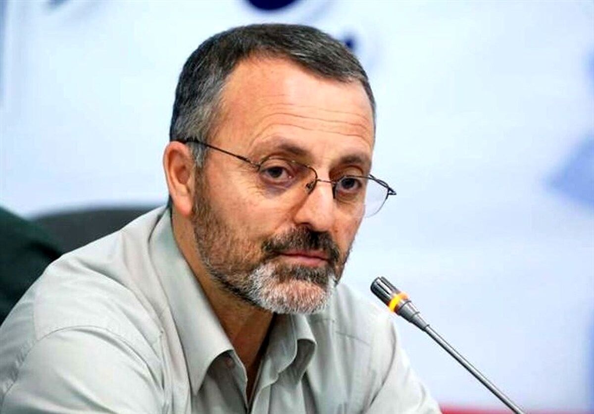 با تشویق، تطمیع یا تهدید افراد خارج از لیست را وادار به انصراف می کردند
