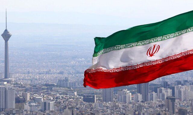 ویدئو | جملات جنجالی اقتصاددان تندرو: مذاکره در این شرایط یعنی کودتای مخملی!