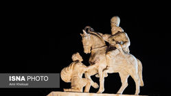 مجسمه تازه میدان انقلاب و چند ایراد