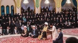 عکس | پشت صحنه برنامه تلویزیونی حسینیه معلی با حضور رئیس سازمان صدا و سیما