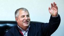 علی پروین در بیمارستان بستری شد