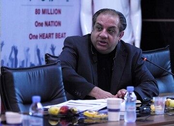 چهره جنجالی سازمان لیگ در باشگاه استقلال حضور یافت