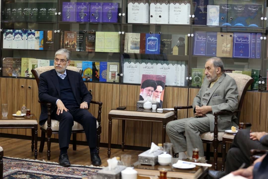 دیدار علی اکبر ولایتی با وزیر علوم ، تحقیقات و فناوری