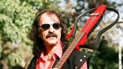 خداحافظی کوروش یغمایی از دنیای موسیقی