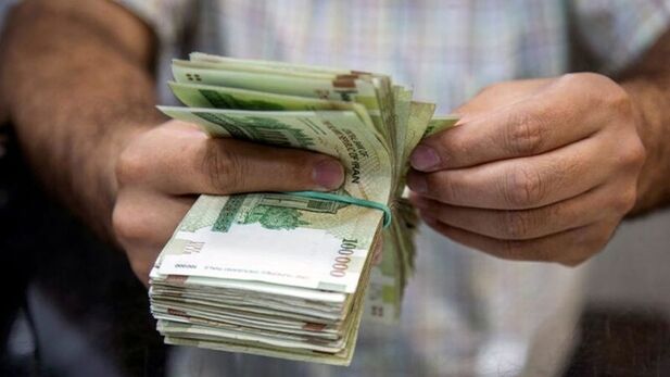 کشمکش میان پایه حقوق و اقلام مزدی کارگران ادامه دارد