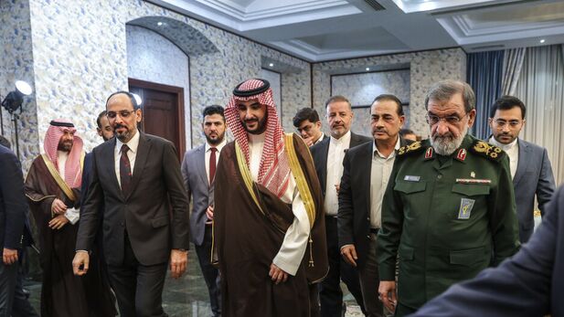 همسایگان ایران بدون حضور آمریکا در تهران گرد هم آمدند؛ سه توافقی که می‌تواند به جنگ پایان دهد و ضرب‌الاجلی که سرنوشت آن‌ها را تعیین خواهد کرد.