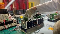 نخستین ماهواره با کنترل AI به مدار زمین رسید