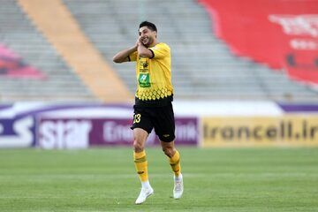 سپاهان آماده فروش یک ستاره به لیگ امارات