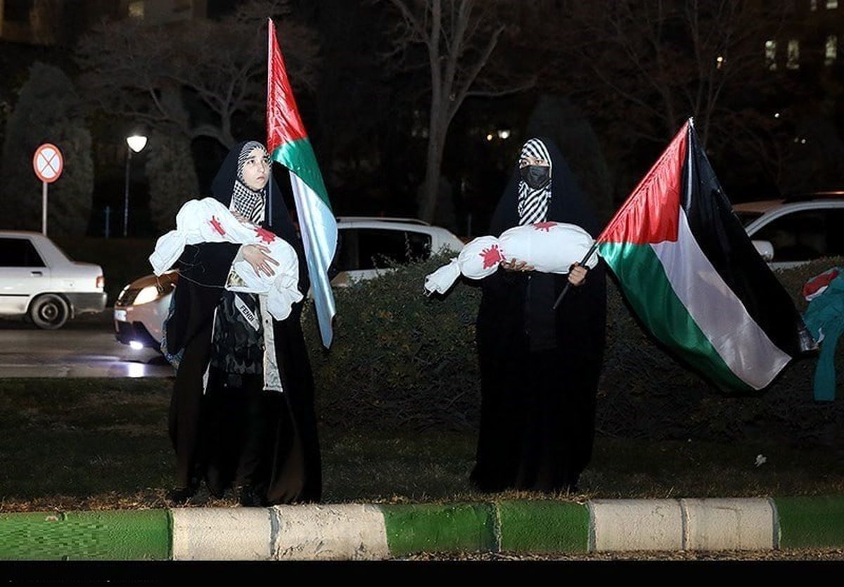 تجمع اعتراضی دانشجویان مشهد در مقابل کنسولگری ترکیه