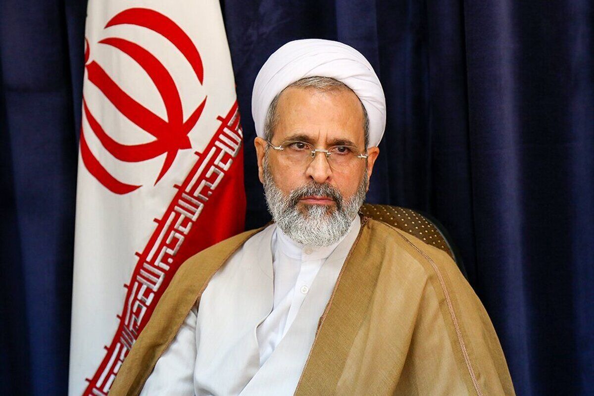 آیت الله اعرافی: انتقام امام شهید به آمد و شد دولت‌ها و اشخاص مرتبط نیست/ از ترس هزینه‌های جنگ مسیر مذاکره را ادامه ندهید