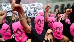 بحران تازه در بینال ونیز؛ ۱۰۰ هنرمند خواستار حذف نام خود از رقابت شدند