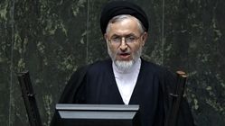 انتقاد نماینده مجلس از سفر قالیباف به ژنو: ۳۵ نفر آقای قالیباف را در این سفر همراهی کردند