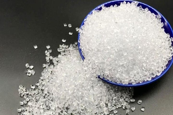 پلی کربنات چیست؟ ویژگیها، کاربردها و راهنمای خرید این ماده شفاف و مقاوم مهندسی
